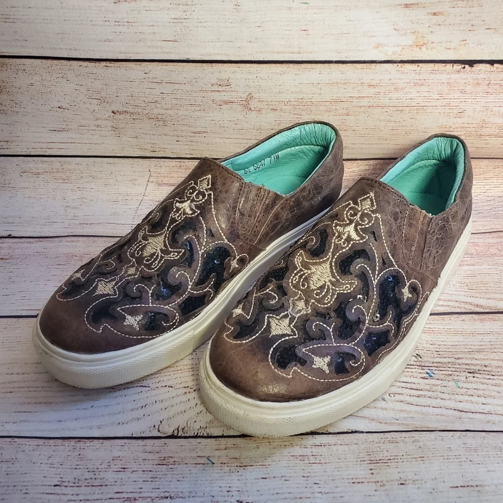 Corral Womens size 6.5 Brown with Black Sequin Inlay & Embroidery Sneakers E1560